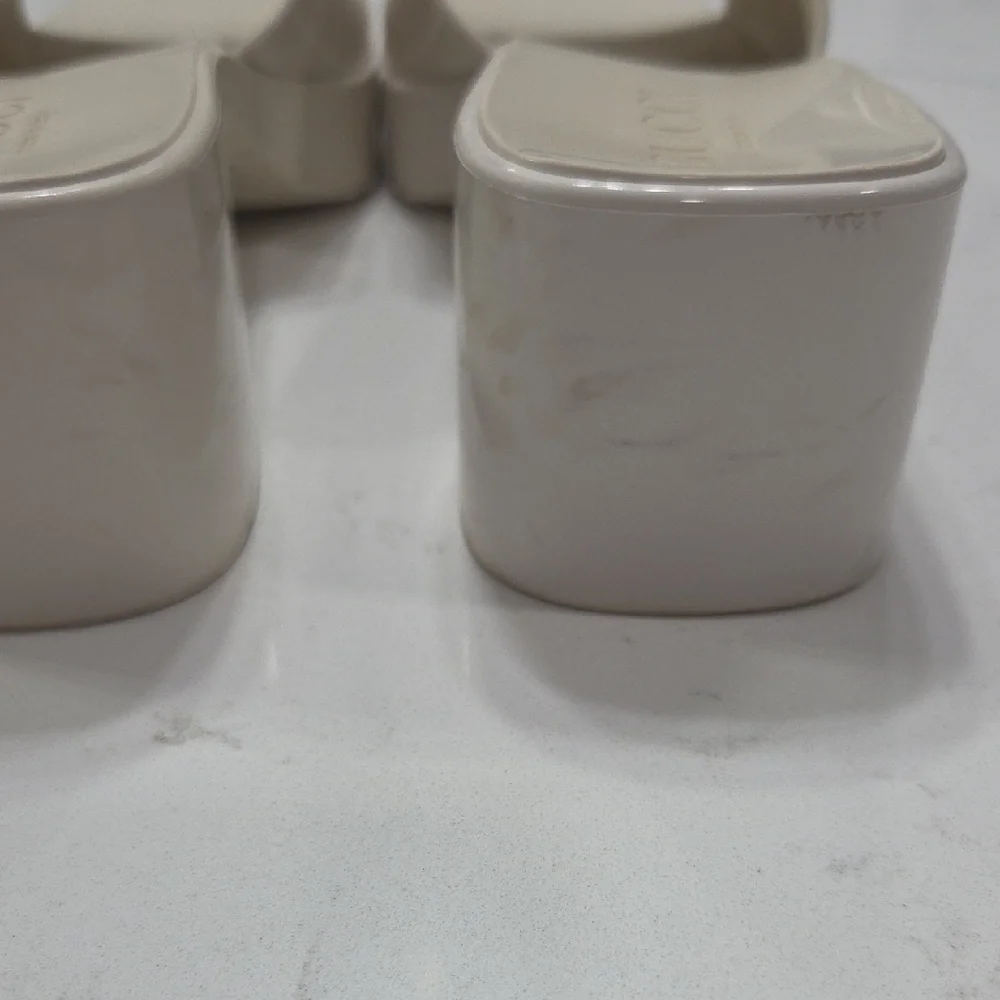 Gucci Women's Cream Mules Sz37 Might Fit Sz4 Gentle Used With No Box - Picture 4 of 16